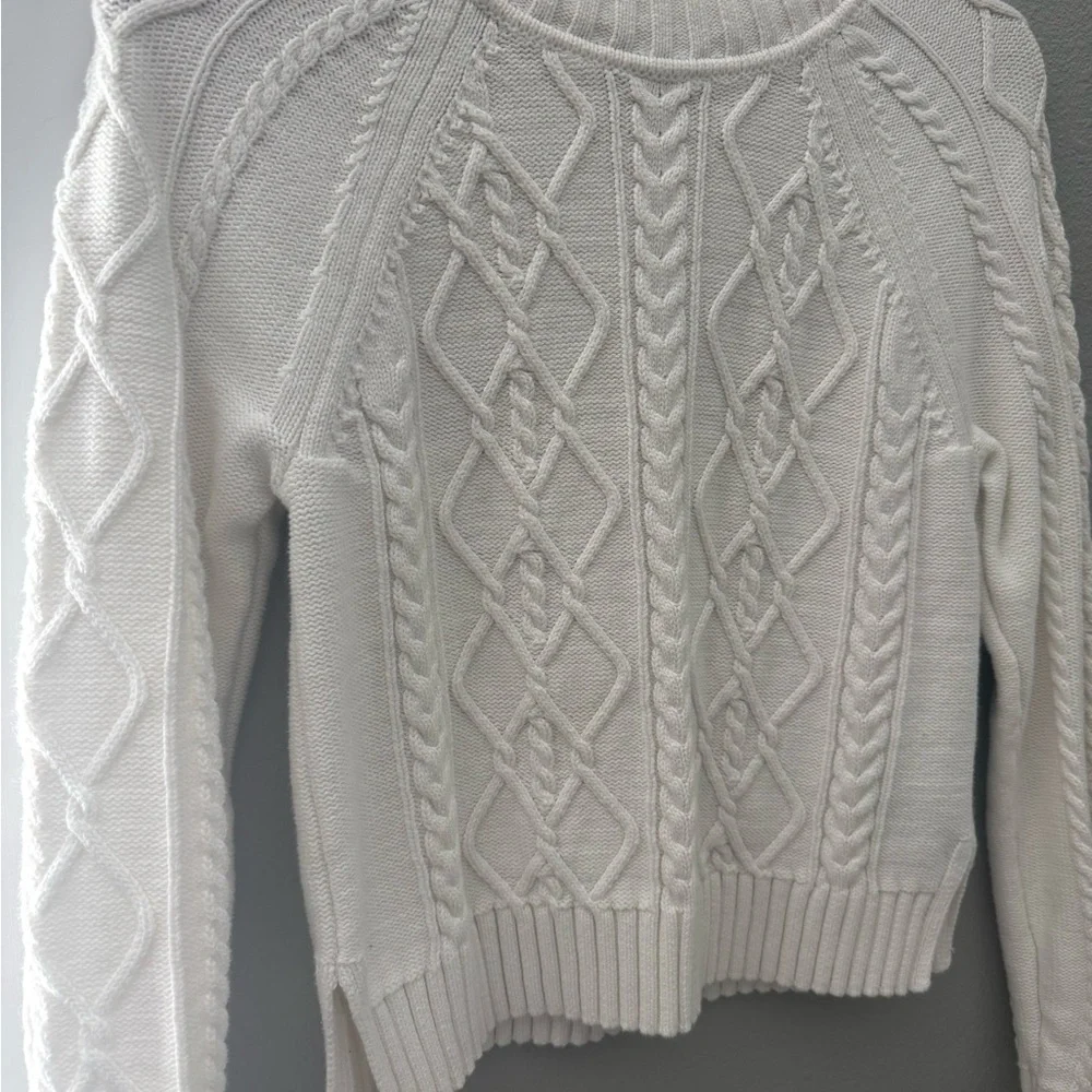 Classic Gap White Cable Knit Sweater - Picture 3 of 10